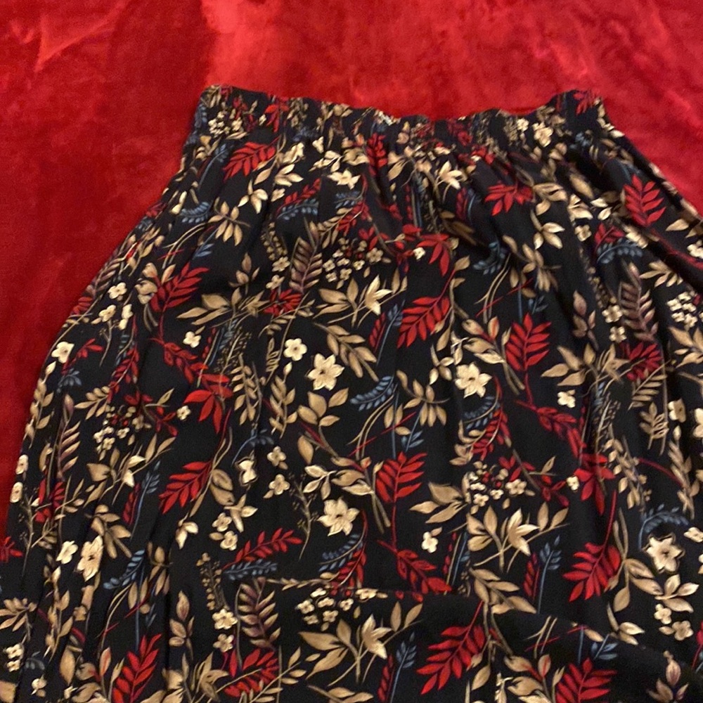 Floral skirt - Picture 5 of 5